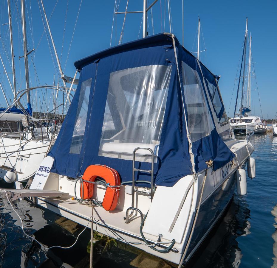 Hebergements Bateaux A Quai Porquerolles Exterior photo