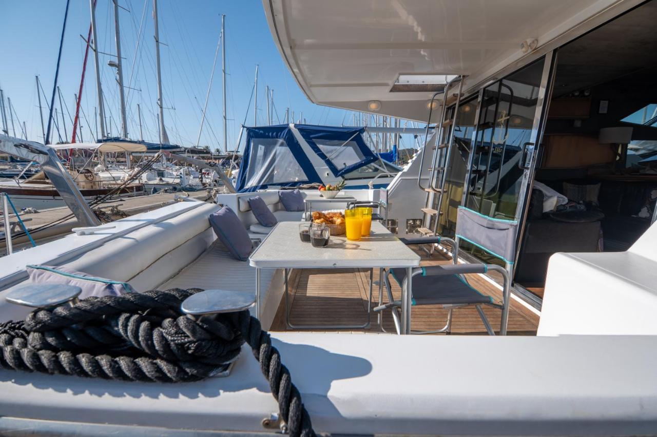 Hebergements Bateaux A Quai Porquerolles Exterior photo