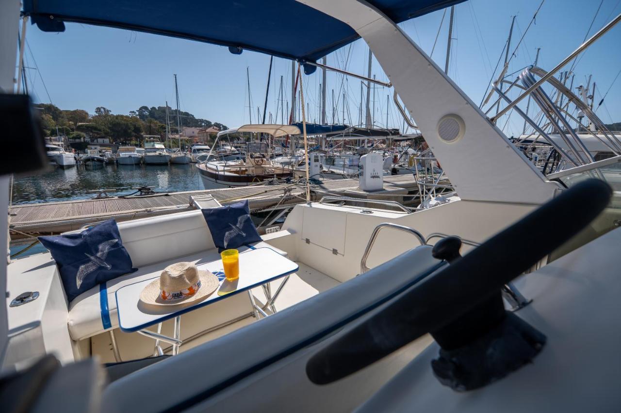 Hebergements Bateaux A Quai Porquerolles Exterior photo