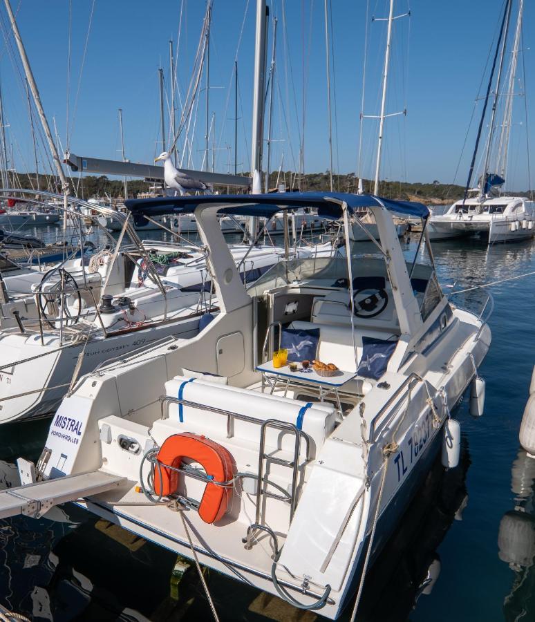 Hebergements Bateaux A Quai Porquerolles Exterior photo