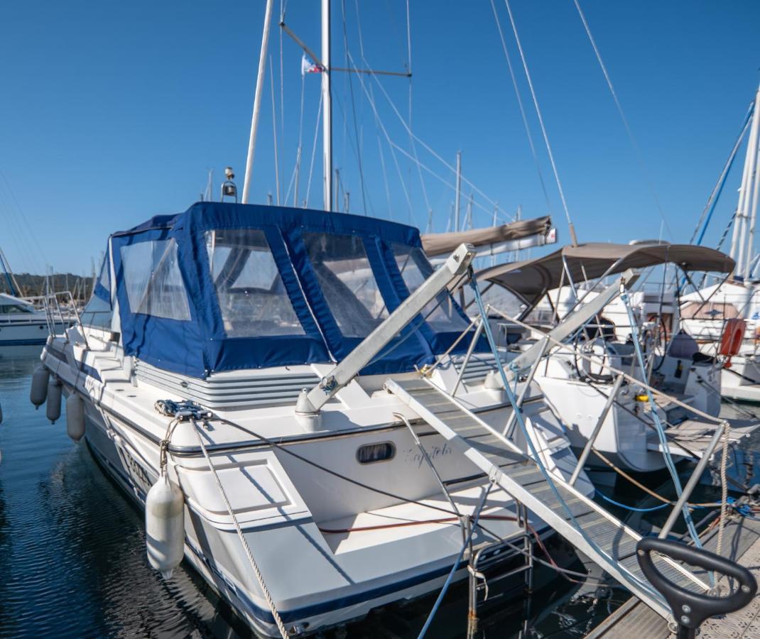 Hebergements Bateaux A Quai Porquerolles Exterior photo